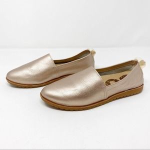 sorel leather slip ons